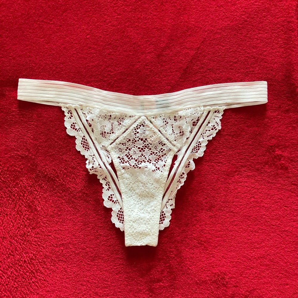 NWT VS XS or  Small Sexy Cheekini Panty